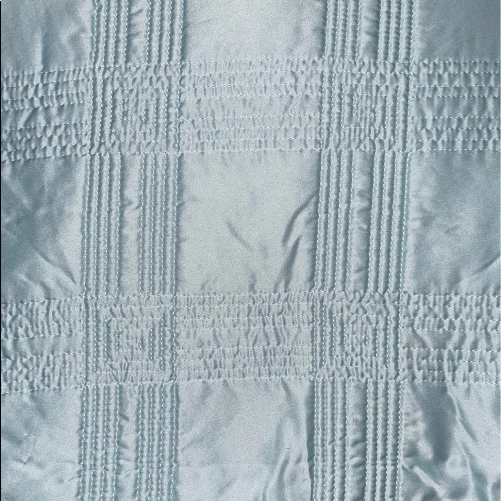 Satin queen quilt